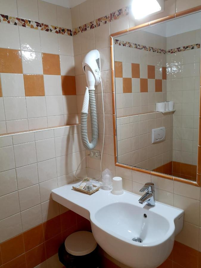 Hotel Villa Milano 佩约方缇 外观 照片
